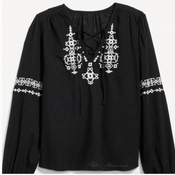 Old Navy embroidered poet black blouse medium - Picture 5 of 8